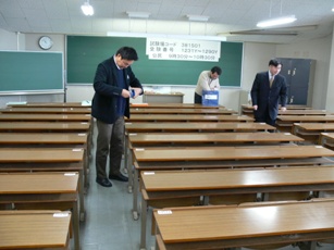 試験室での設営