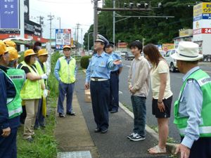 指導員の方から紹介されるキム君とショウさん