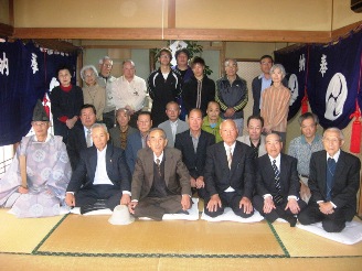 地域重鎮との記念撮影