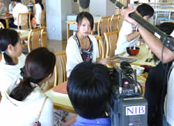 女子学生にもインタビュー