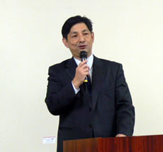 講師の梅枝眞一郎氏