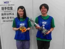競技会に参加した室田さん(左)と池田さん