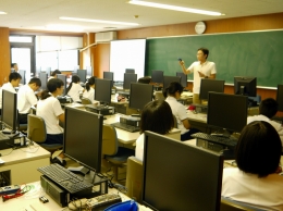 『LED照明の設計体験と最先端電子技術（電子網膜）の紹介』
