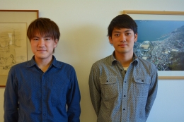 バドミントン部の山田さん(左)と井手さん