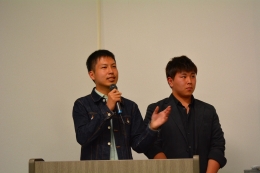 オーストラリアでの語学・異文化研修の成果を発表する学生の皆さん　　　