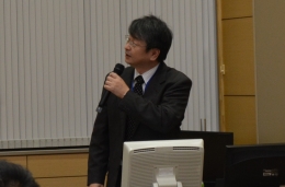 本学　副学長　田中義人