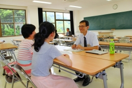 個人面談の様子（総合情報学部）