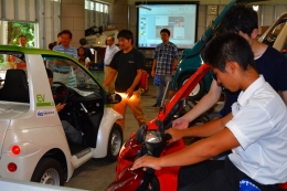 電気自動車やバイクの運転を体験