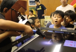 溶接シミュレータに興味津々