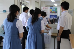 手を消毒して、講義開始。