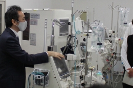 電気実験棟の医療器材